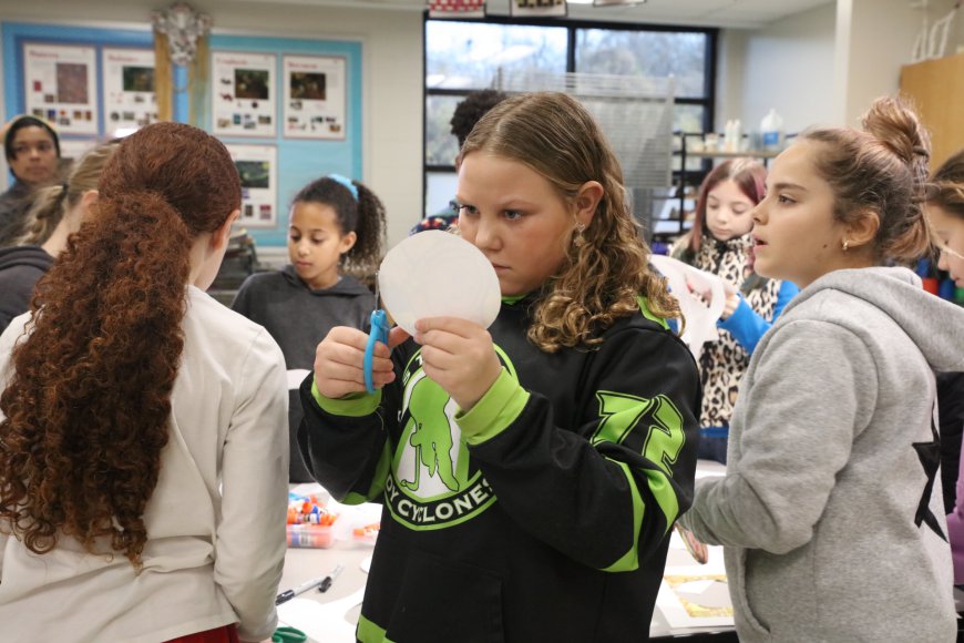 Ten Crestwood Elementary fifth graders send self-portrait ornaments to the White House