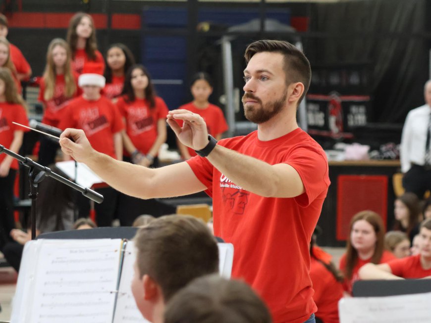 Oakville Middle School band director receives David B. Goodwin Outstanding Young Music Educator Award